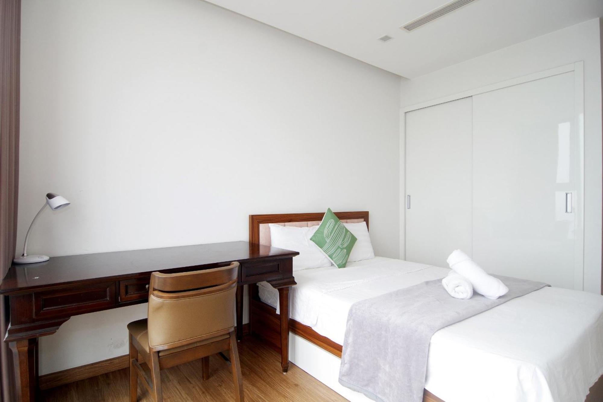 Qmp - Vinhomes Metropolis Hanoi Exterior photo